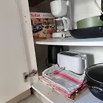 Petit Avec Terrasse