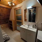 Petit Avec Terrasse Chalet *