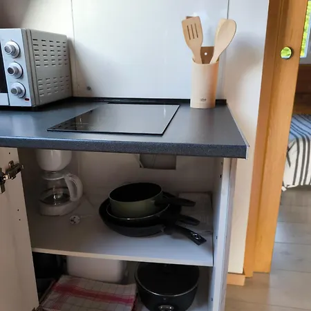 Petit Avec Terrasse בקתה *