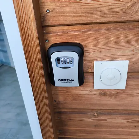 Petit Avec Terrasse Oust