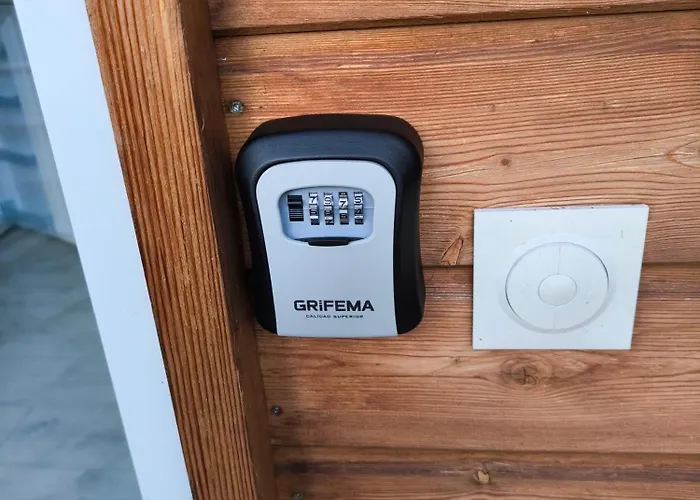 Petit Avec Terrasse Oust