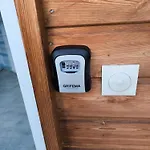 Petit Avec Terrasse Oust