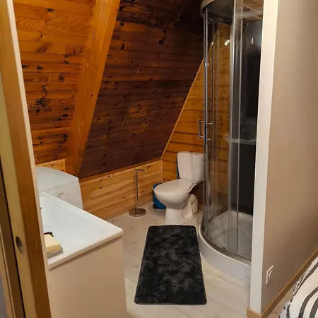 Petit Avec Terrasse * Oust