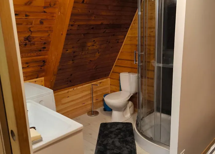 Petit Avec Terrasse * Oust